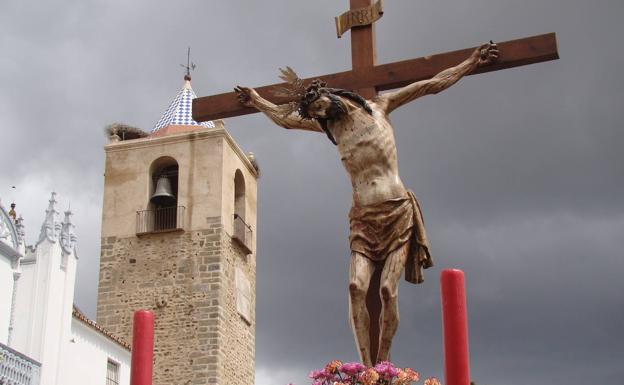 La Cofradía del Santísimo Cristo del Perdón y Nuestra Señora de las Angustias celebra una misa