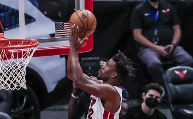 Butler mantiene al alza a los Heat