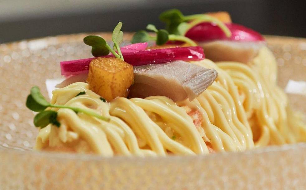 Parada de la Reina: «Cenar entre autobuses»