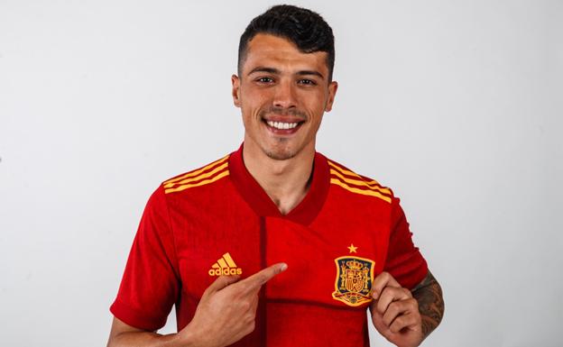 El extremeño Pedro Porro completa su primer entrenamiento con la Selección