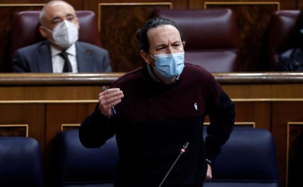 Iglesias se despide del Congreso denunciando a García Egea por cohecho