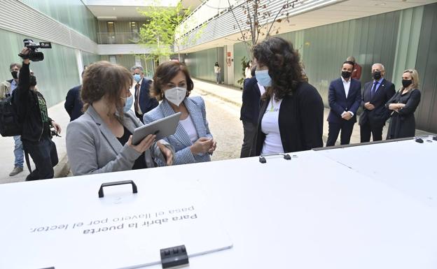 Carmen Calvo visita el Parque Científico y Tecnológico de Extremadura en Badajoz