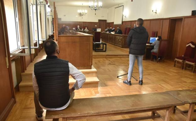 Cuatro años de cárcel para el joven que tiroteó al conductor de un coche en el Puente Real de Badajoz