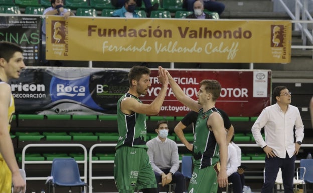 El Cáceres abre su doble jornada