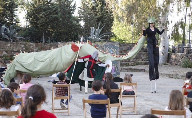 Empiezan las representaciones de la leyenda de San Jorge en los barrios de Cáceres