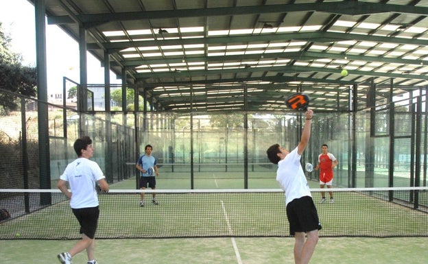 Una empresa social asumirá la limpieza de las instalaciones deportivas de Plasencia