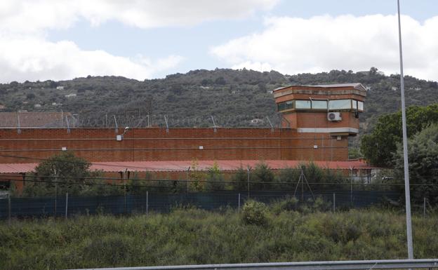 La acusada del crimen de Logrosán ya está libre y su hijo sigue en prisión