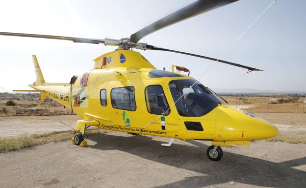 Tres jóvenes resultan heridos en una colisión frontal de dos coches en Cabeza del Buey