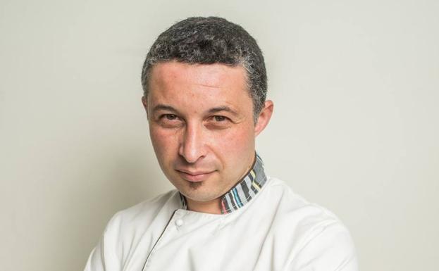 El cocinero frexnense Javi Rodríguez publica un libro de recetas