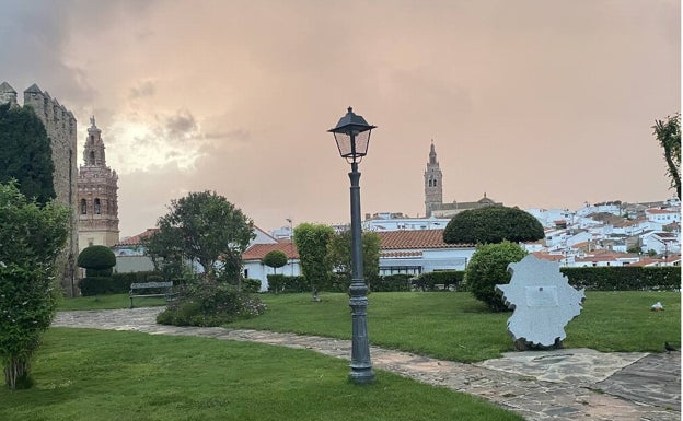 La Aemet contabiliza 869 rayos en la región tras las tormentas de ayer