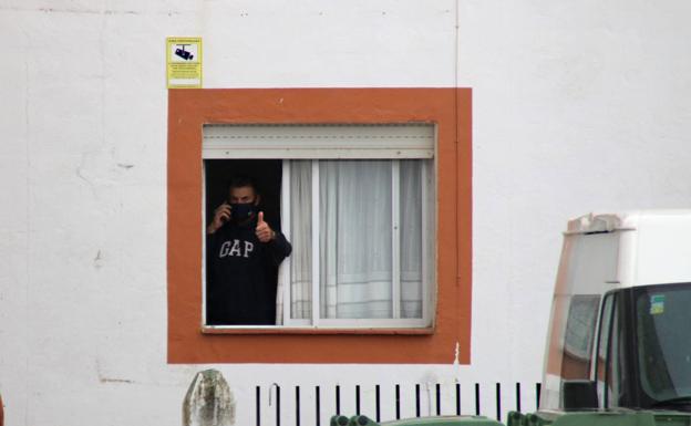 19 esquiladores siguen dando positivo y el resto pide ser separados del grupo