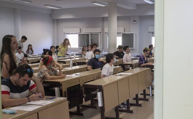 Los estudiantes confinados por la covid podrán hacer la EBAU hasta diez días después que el resto