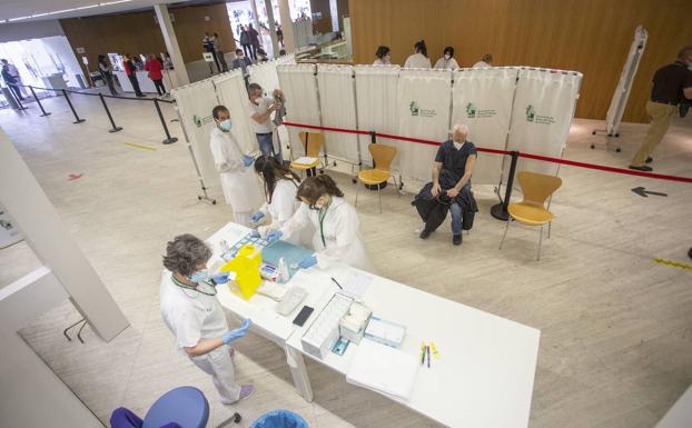 Caen los contagios en una jornada con un muerto en la región