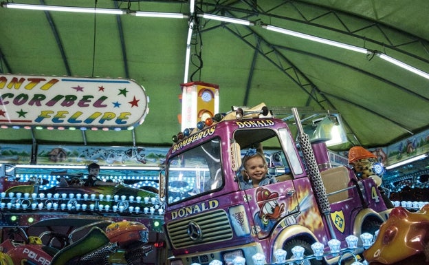 Los feriantes rechazan la dispersión de atracciones por las barriadas de Badajoz