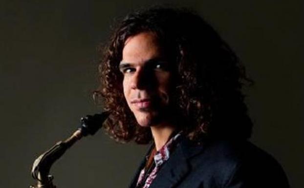 El saxofonista Antonio Lizana ofrece un concierto este viernes en el Gran Teatro