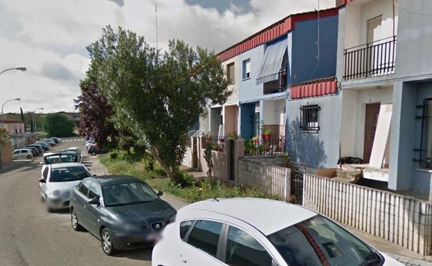 Un niño de dos años está grave tras caer por una escalera en Badajoz