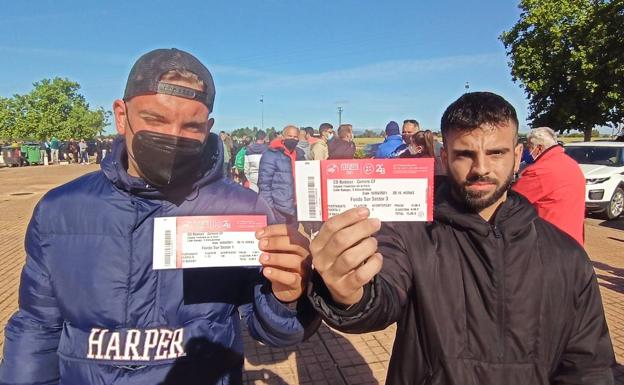 Los primeros aficionados blanquinegros ya tienen su entrada