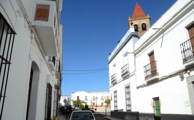 Un encuentro religioso en Arroyo de San Serván deriva en un brote con 11 positivos y 100 contactos