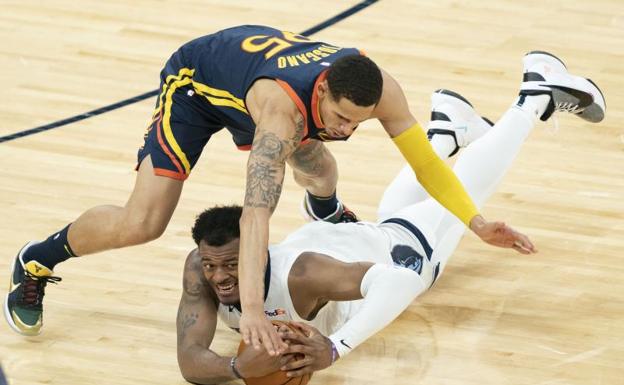 Los Grizzlies eliminan a los Warriors y avanzan a los playoffs