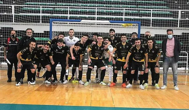 El Cáceres Universidad se queda a las puertas del playoff. / CÁCERES UEX FS