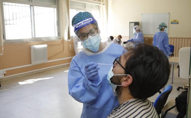 Extremadura registra 57 positivos y abre siete nuevos brotes