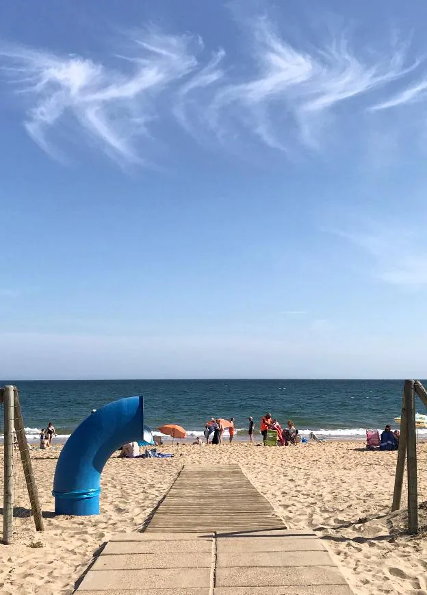 Playa de Islantilla, el pasado fin de semana. / E. R.