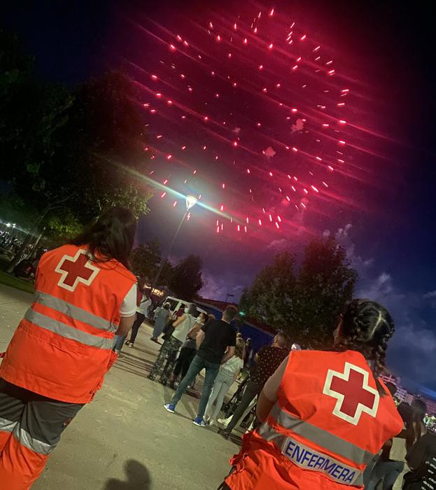 Cruz Roja atiende a diez personas en la noche de San Juan de la Feria de Badajoz