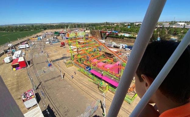 Solo cinco cacharritos abren en la feria de Badajoz aunque se anunció que funcionarían el domingo