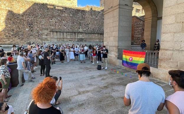 Badajoz, Cáceres, Plasencia, Mérida, Villanueva y Almendralejo se suman a las concentraciones por el asesinato de Samuel