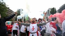 Los 'hooligans' en las inmediaciones de Wembley