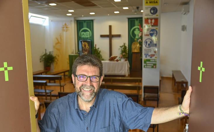 Sacerdote católico / budista