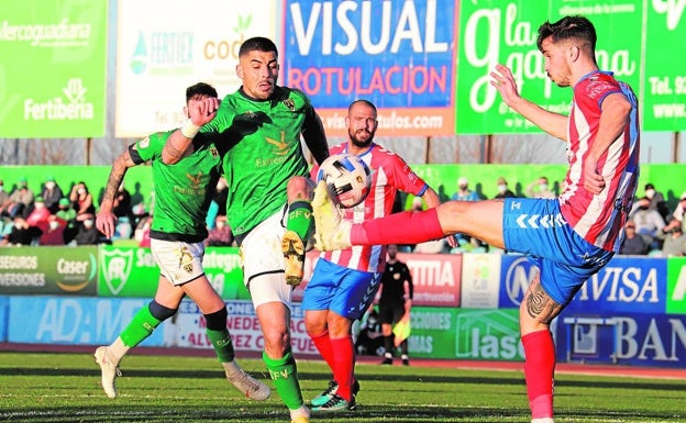 Atracón de derbis en Segunda RFEF