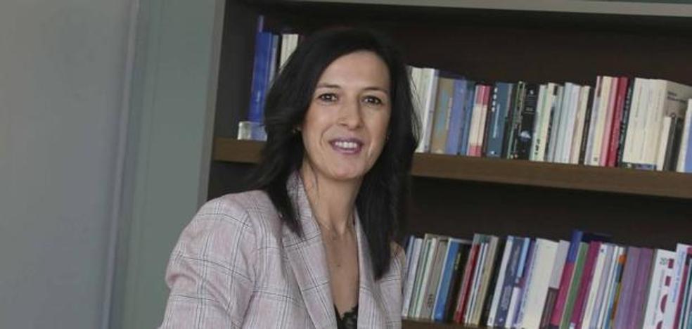 Esther Gutiérrez dice que no puede reconocer «de oficio» a 1.500 docentes interinos - Vimarsana News
