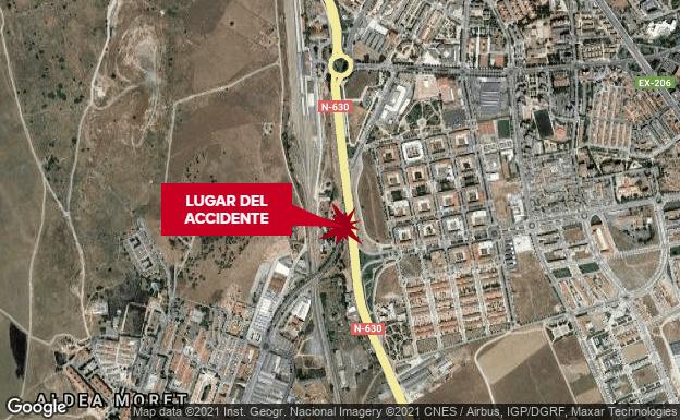 Un motorista de 35 años, herido grave al sufrir una caída en el acceso a Aldea Moret de Cáceres