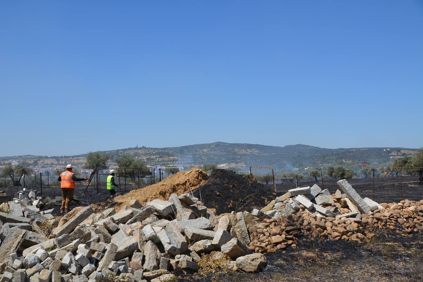 Incendio controlado a un kilómetro de Fregenal
