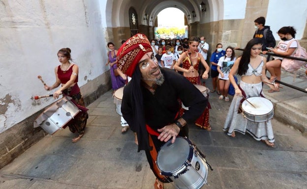 El Brujo pone el broche en San Benito al festival de Alcántara