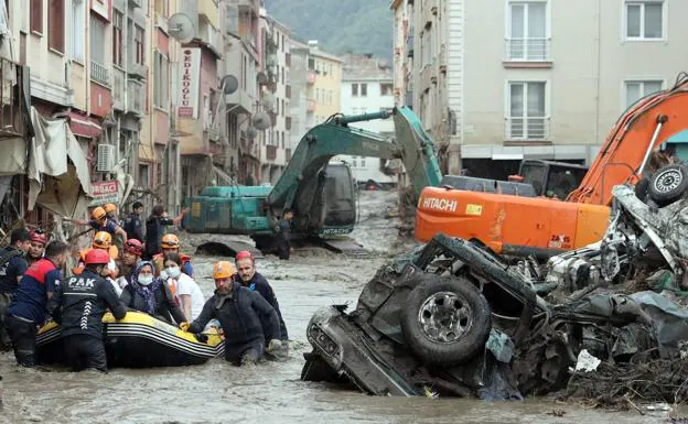 Las inundaciones dejan decenas de muertos en Turquía