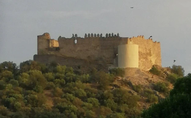 La restauración del castillo de Portezuelo se queda a medias