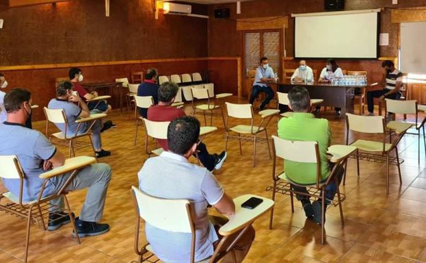 Begoña García visita Riolobos y aborda cuestiones de la PAC