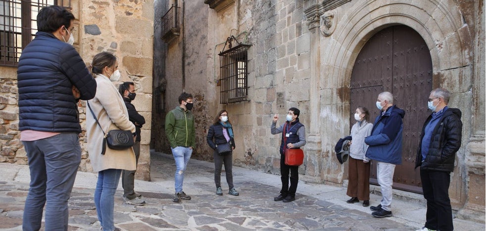Extremadura lidera la recuperación del turismo internacional en España - Vimarsana News