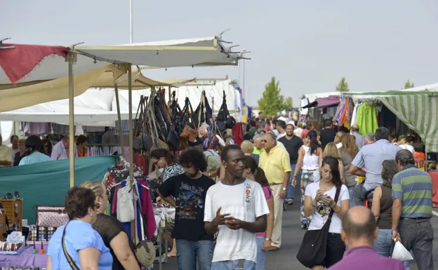 Mercadillo de El Nevero en una imagen de archivo. /HOY