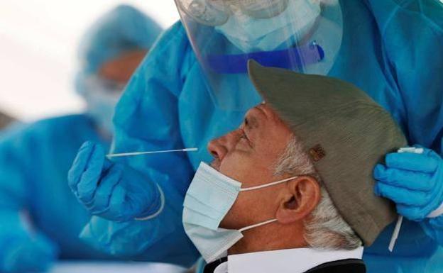 Los positivos bajan a los 220 casos en una jornada con seis muertos