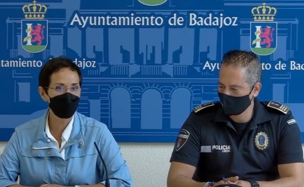 La Policía Local reordena en el entorno de 17 centros educativos para facilitar la distancia anticovid
