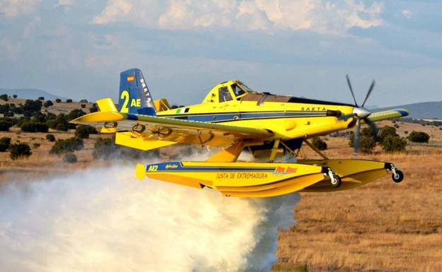 El Infoex se une a las labores de extinción del incendio de Jubrique con dos aviones anfibios