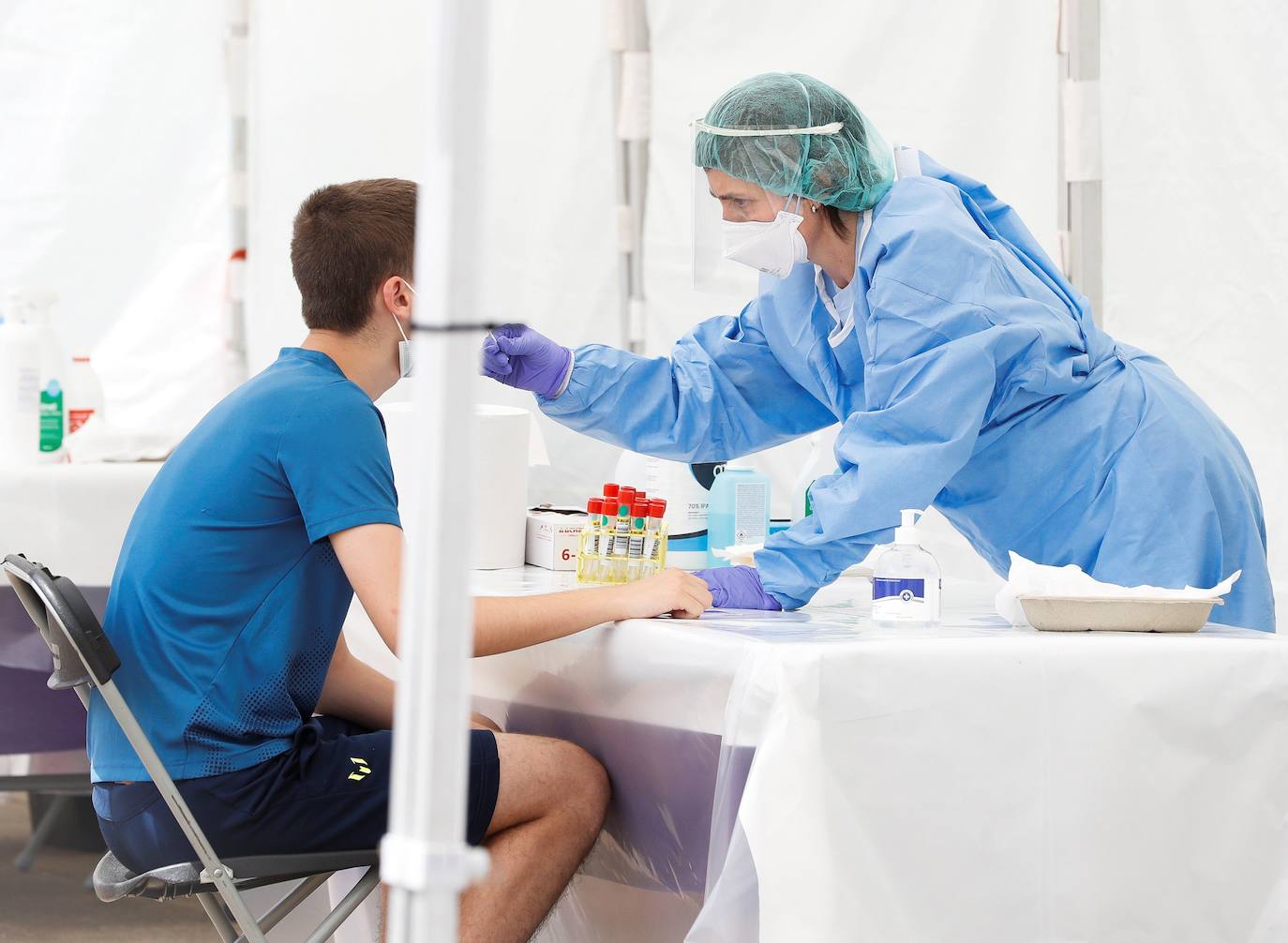 Los positivos caen a 32 en un día con dos muertes y siete nuevos ingresos