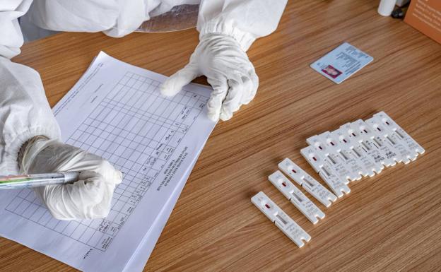 La incidencia continúa su desescalada y las áreas de salud de Badajoz y Llerena mejoran a riesgo bajo