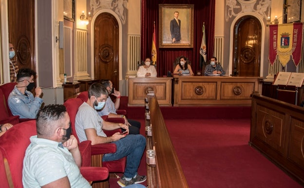 Las murgas de Badajoz exigen que haya escenarios en la calle para participar en el concurso