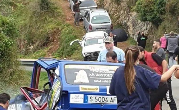 Un piloto y su copiloto fallecen en un accidente en el Rally de Llanes