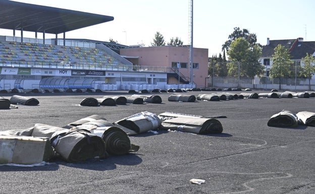El viejo Vivero de Badajoz, sin campo de césped por un defecto en el suelo