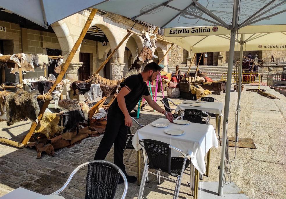 La plaza de Trujillo se prepara para 'La casa del dragón'